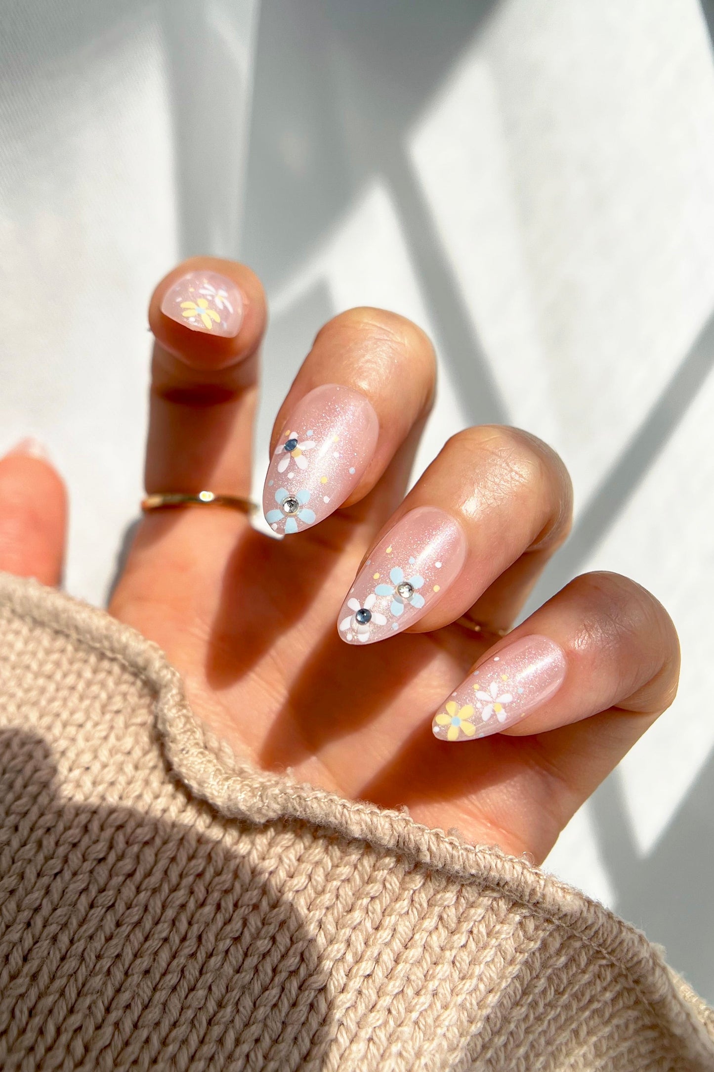 Bonmuz - Cloudy Halo | Soft & Durable Press-On Nails