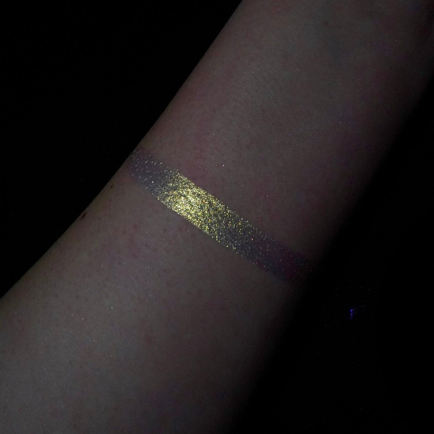 Charm (Duochrome White Gold) Pan